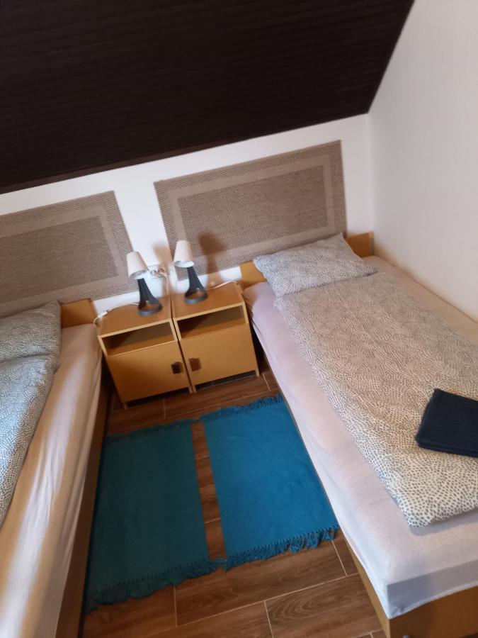 Fuzfa Apartmanhaz Tamási Pokoj fotografie